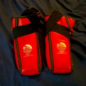 Karate/kickboxing foot pads